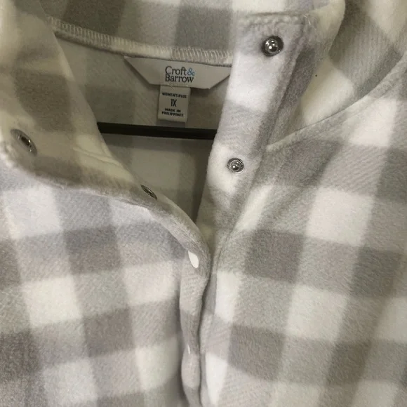 NWT Croft & Barrow Gray Plaid Button-Up Fleece Pullover - Picture 2 of 3